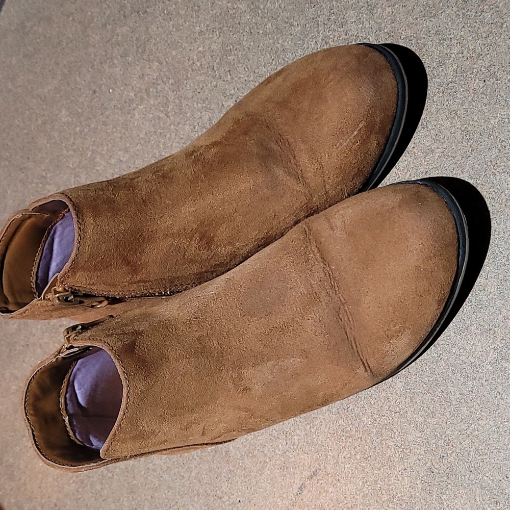 Girls suede ankle boots, size 2